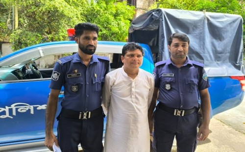 রাঙ্গুনিয়ায় পরোয়ানাভুক্ত আসামী স্বেচ্ছাসেবক লীগ নেতা  রিয়াজ গ্রেফতার