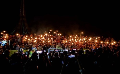 চবিতে ‘তিস্তা মহাপরিকল্পনা বাস্তবায়ন’ আন্দোলনে সংহতি জানিয়ে মানববন্ধন ও মশাল মিছিল