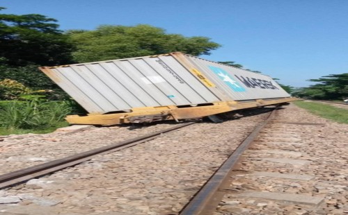 সীতাকুণ্ডে ভোরে মালবাহী ট্রেনের বগি লাইনচ্যুত