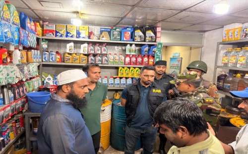 রাতের অভিযানে তেল কারবারে অনিয়ম, জরিমানা ৪০ হাজার